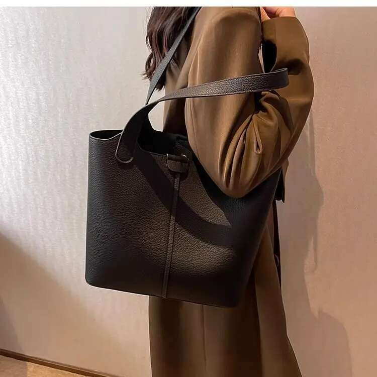 Senior Women's Shoulder Texture Niche Crossbody Bag Super Soft Handbag Design Sense Commuter Bucket Bags XK335