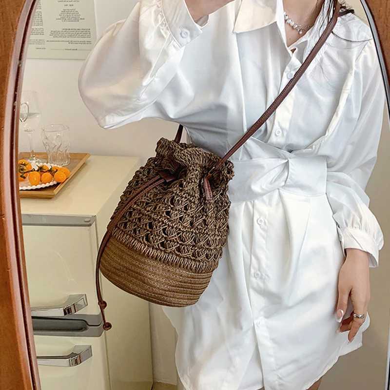 Chic Bucket Shape Crossbody Shoulder Bags Handmade Straw Hollow out Bag Pouch Female Travel Phone Purse Vintage Handbags