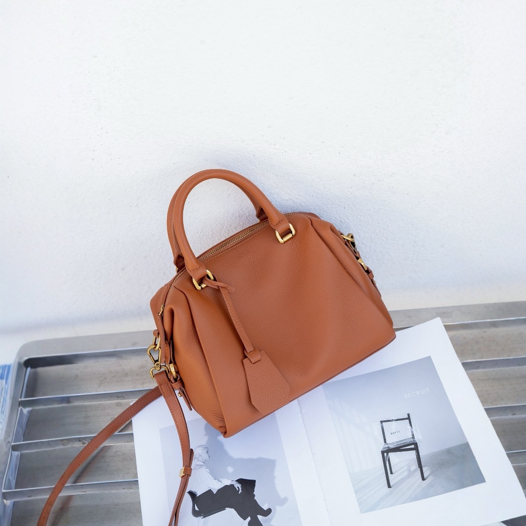 2025 Autumn/winter Genuine Trendy Fashion Head Layer Bull Leather Boston Single Shoulder Handheld Women's Bag