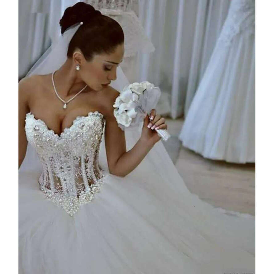 Cheap Bg Ball Gown Puffy Wedding Dresses Sweetheart Lace Appliques Beaded Pearls Tulle Illusion Long Sweep Train Formal Bridal Gowns