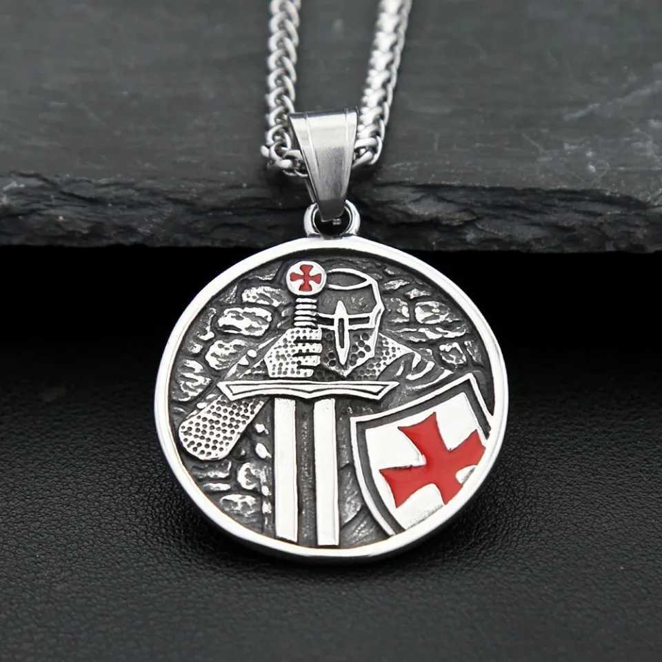 Retro Armor Knight Templar Cross Pendant Necklace Mens Stainless Steel Fashion Punk Amet Jewelry Gift Dropped X250224