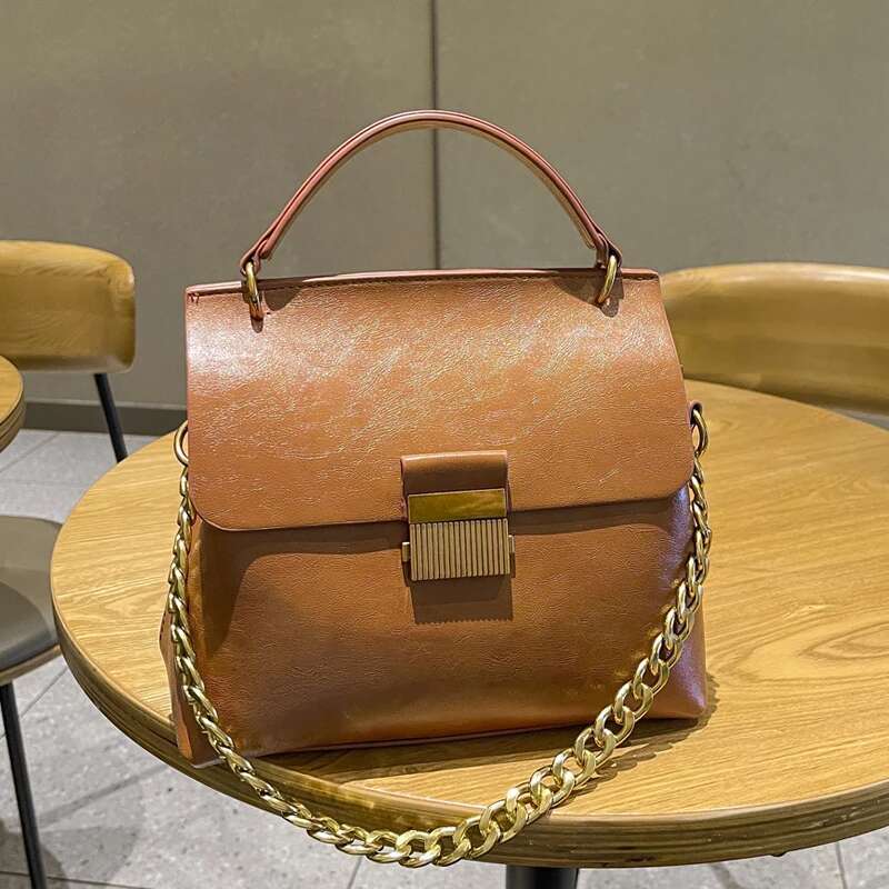 England Style Bags For Women Designer Handbags Purses 2024 New In PU Oil Wax Leather Vintage Chain Sequined Lock Shoulder