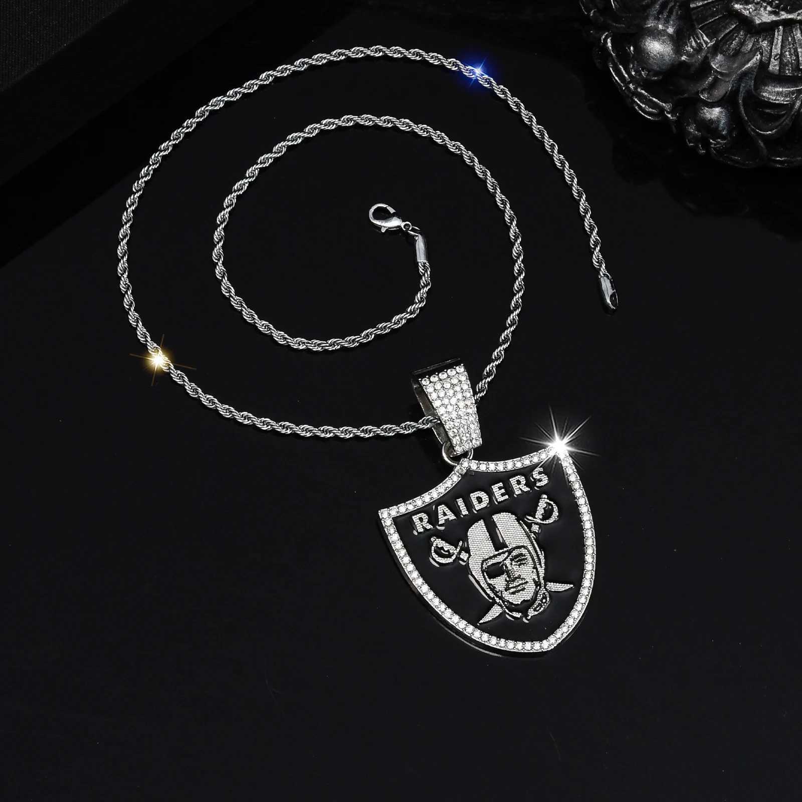 Fashion Black Cartoon Pendant with 24in Stainless Steel Twist Chain Popar Necklace for Wear X250224