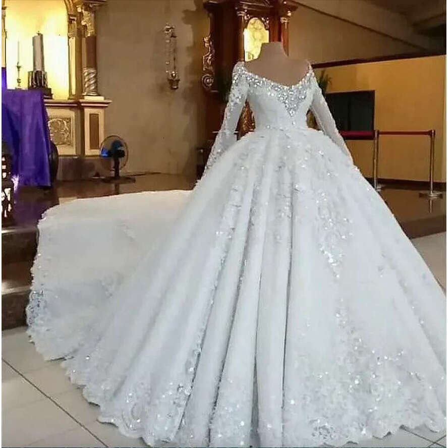 2023 Wedding Dress Beading Lace Wers Crystal Long Sleeve Scoop Neck Plus Size Bridal Gowns New Arabic Dubai Customed