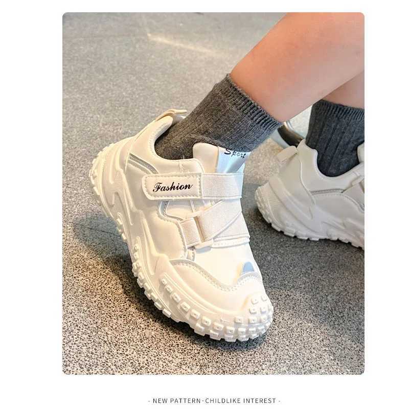 Fashion Childrens Shoes Autumn Boys Sports Running Shoes Large Children Soft Sold Casual Sneakers Girls Trendy Shoes W250225