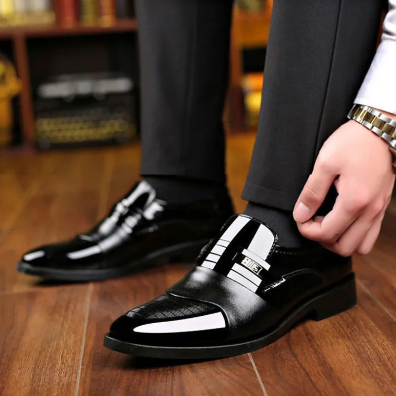 Men Fashionable Formal Trendy Leather Shoes Business Casual Fashion Pointed Toe Slip on Casual Leather Shoes 250224