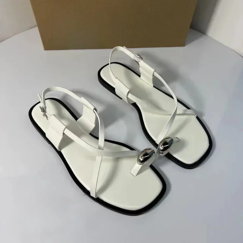 2025 Summer Flat Sandals for Woman Fashion Metal Decoration Ladies Footwear Breathable Cross Strap Casual Clip Toe Beach Shoes 250224