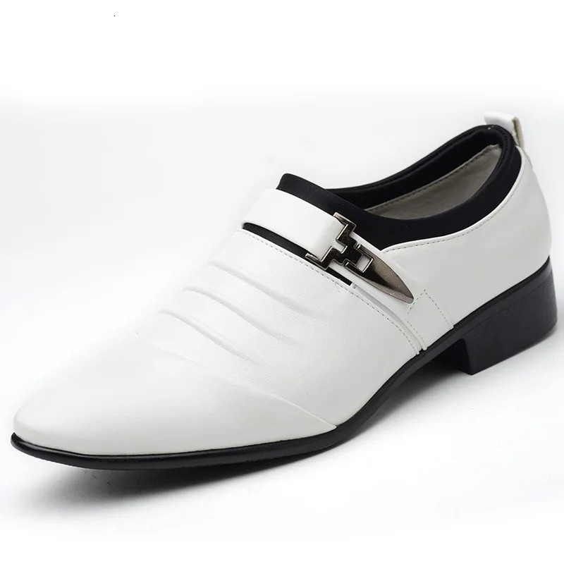 Classic Men Dress Shoes Slip on Black Leather Shoes for Men Plus Size Point Toe Business Casual Men Formal Shoes for Wedding 250224
