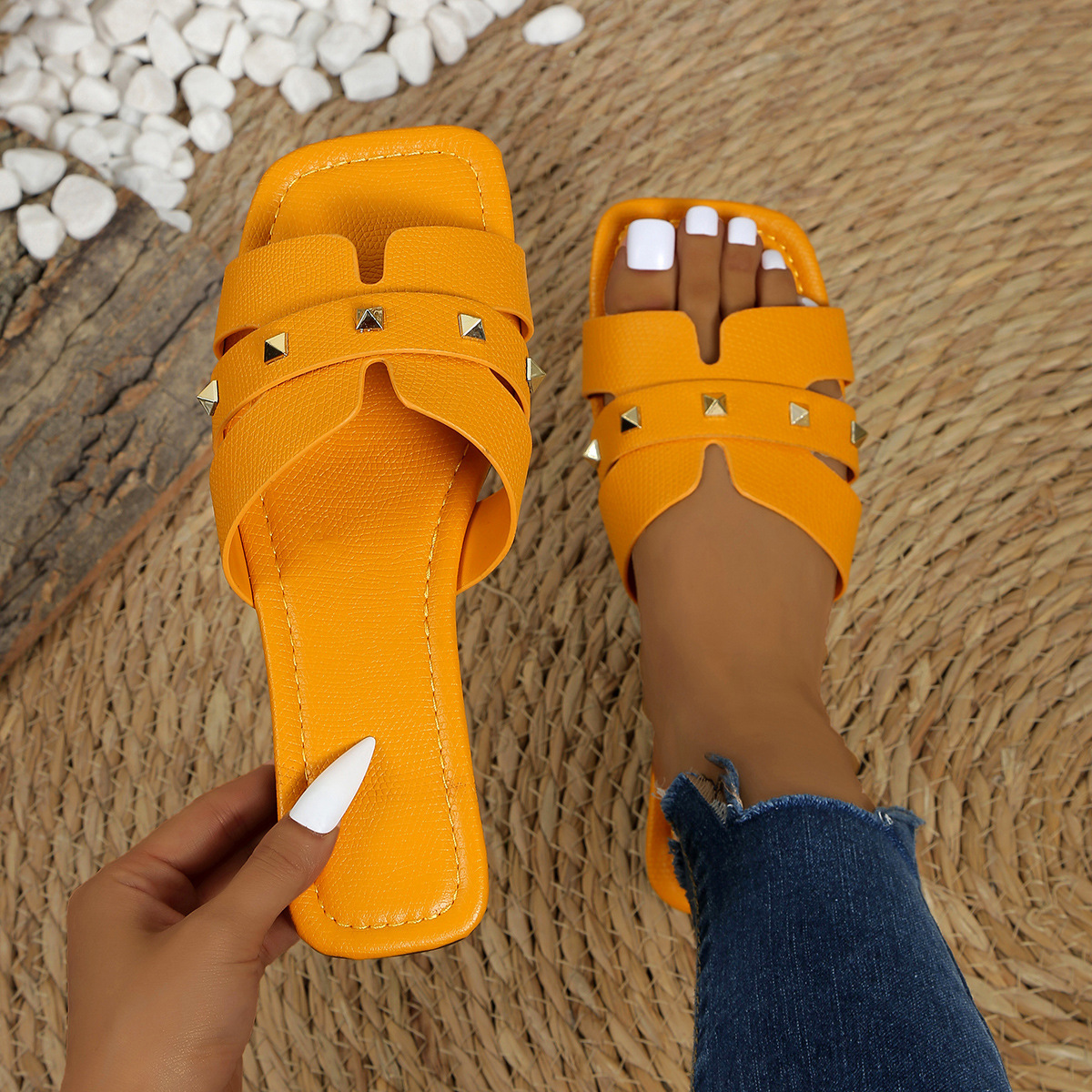 Free Shipping 2025 designer rivet sandals slippers weave flat sandals designer slides womans summer female fashion sandal outdoor Slipper woman shoes