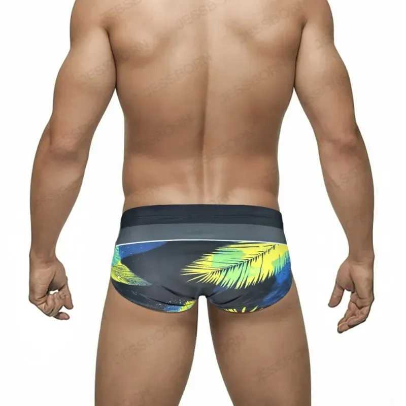 Summer Men Swimsuit Trend Leaf Print Swimming Trunks Mens Breathable Bathing Swimwear Men Push-Up Pad Surf Beach ShortsXJ250224