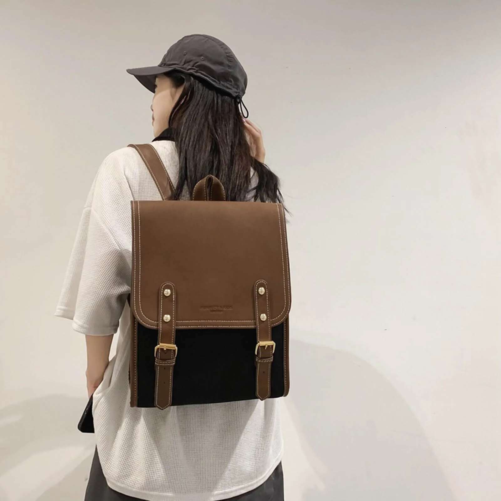 2025 New Laptop Backpack Designer for Men's and Women's Fashion Trends Junior High School Students Water Bladder Backpack Trendy Backpack2