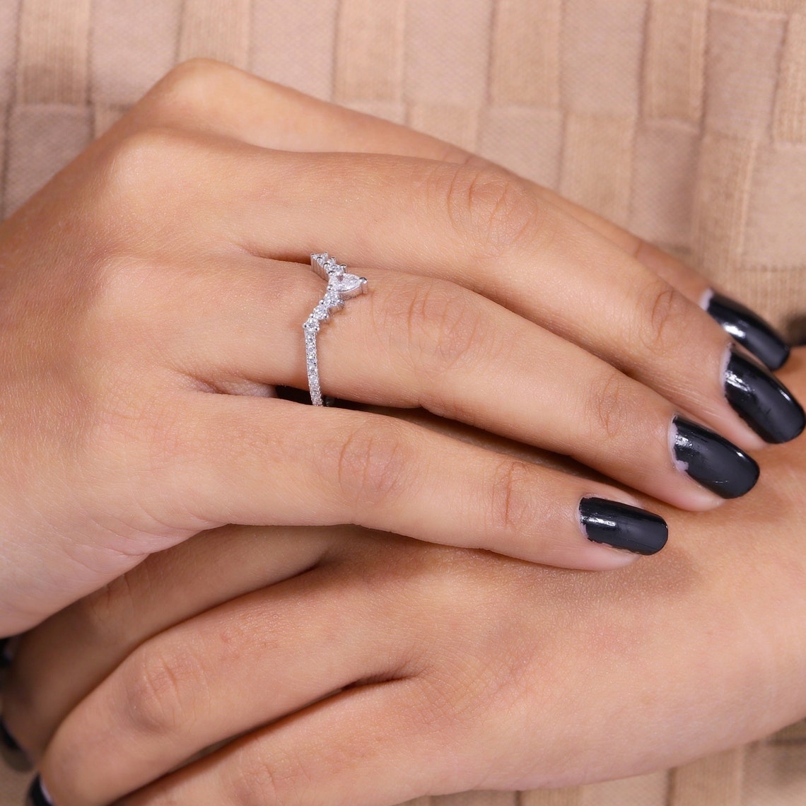 Elegant 18K White Gold Pear-Shaped Round Lab Diamond Ring for Women - Stackable Twisted Design