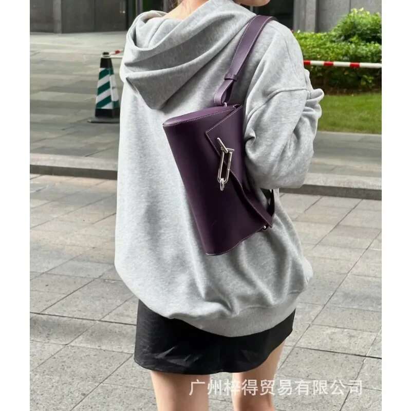 Fashionable Women's Crossbody Shoulder Underarm Bag 2024 Four Seasons New Style