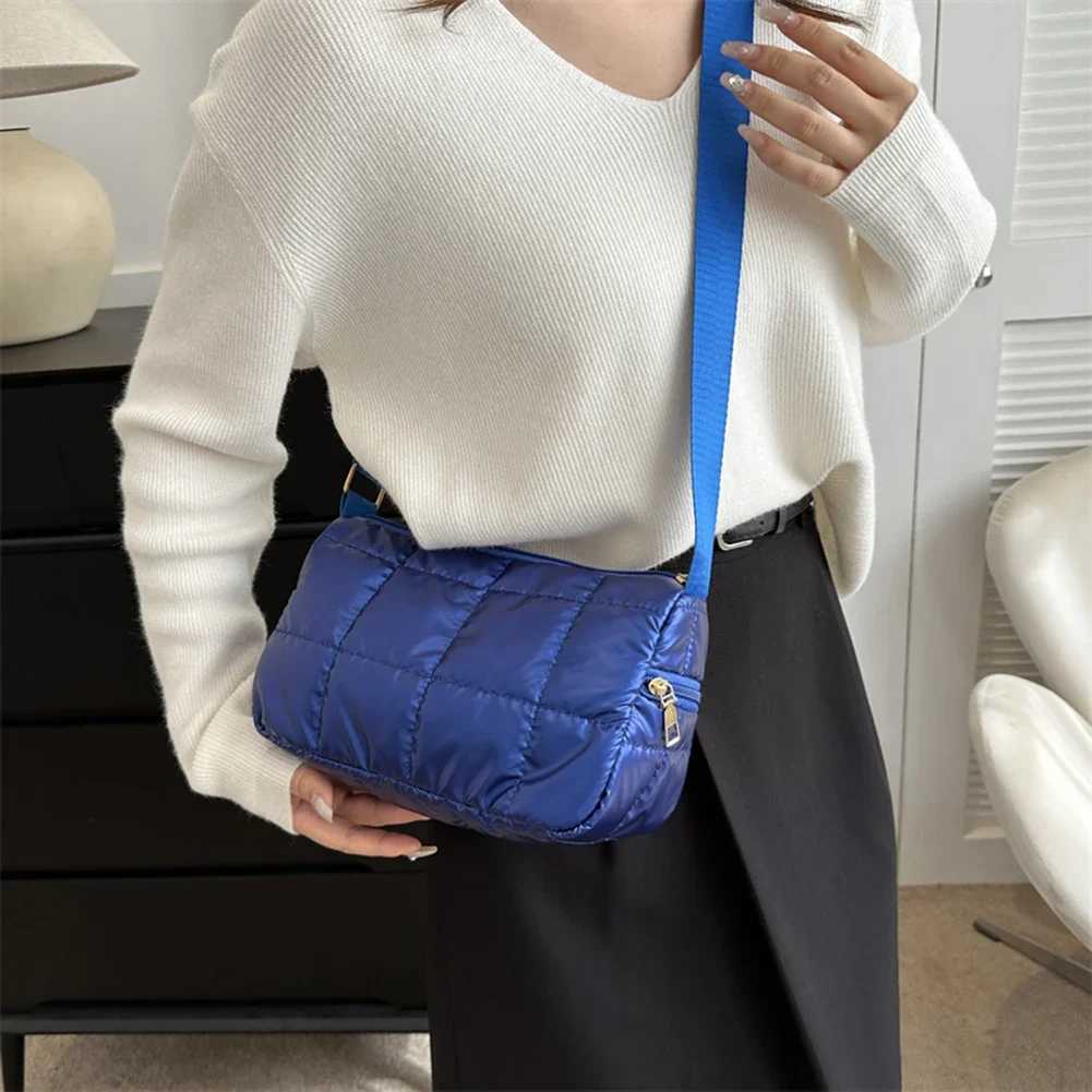 Women Padded Shoulder Bag Solid Color Quilted Shoulder Bag Adjustable Strap Stylish Satchel Bag Large Capacity for Autumn Winter Z250225