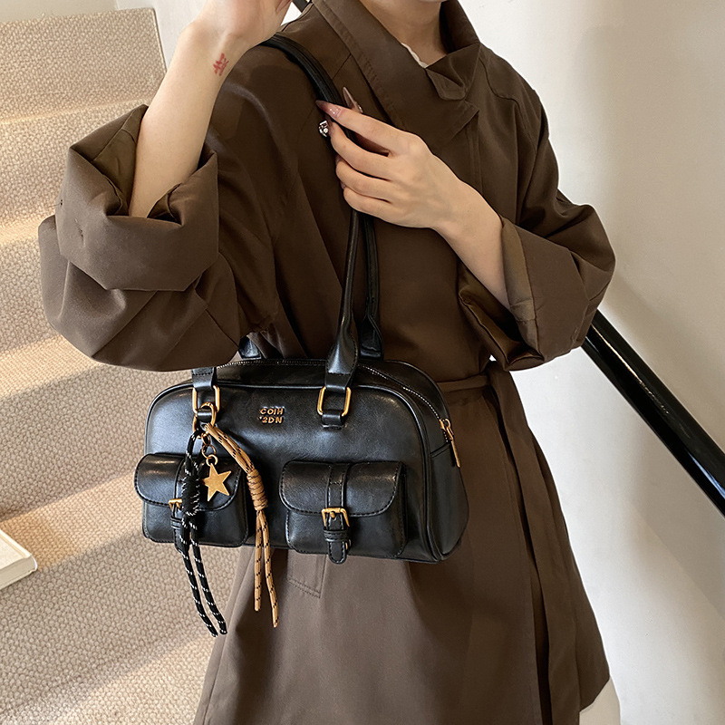 Designer's High-end Multi Pocket Large Capacity Women's 2025 New Fashionable Bowling Bag, Single Shoulder Armpit Bag