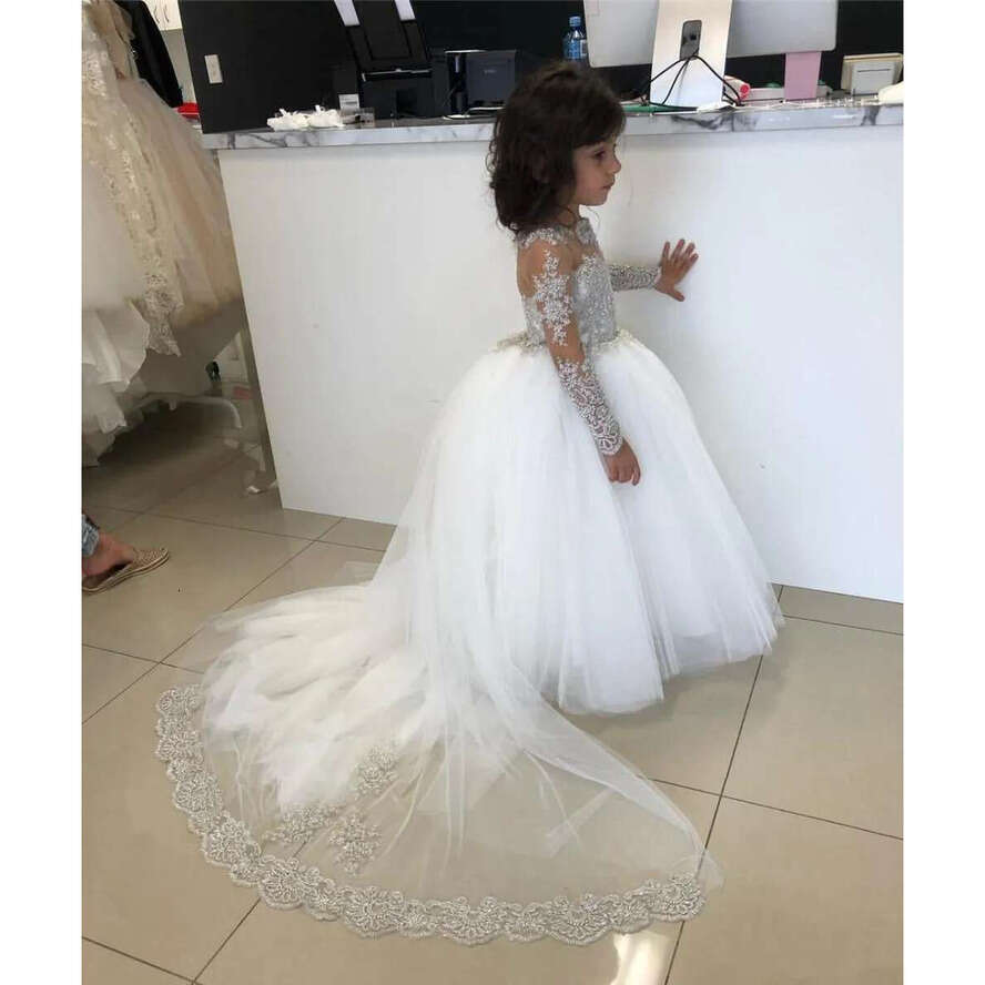 Cute White Wer Girls Dresses For Weddings Jewel Neck Lace Appliques Crystal Beads Long Sleeves Tulle Kids Birthday Girl Pageant Gowns