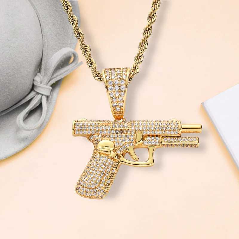 2023 New Fashion Hip Hop Crystal Pistol Pendant Personality Cool Rap Trend Pendant Necklace for Men Gift X250224