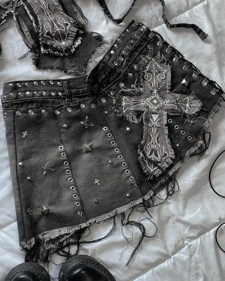 Two Piece Sets Womens Y2K Clothing Hip Hop Retro Graphic Patch Skirt Denim Skirt Retro Suspender Slim Fashion Short Top Set 250225