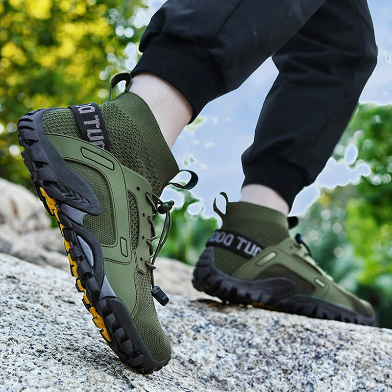 Aqua Shoes Men Quick-Drying Anti-Slip Sneakers Mountain Hiking Swimming Water Shoes Soft Men Casual Sneakers 250222