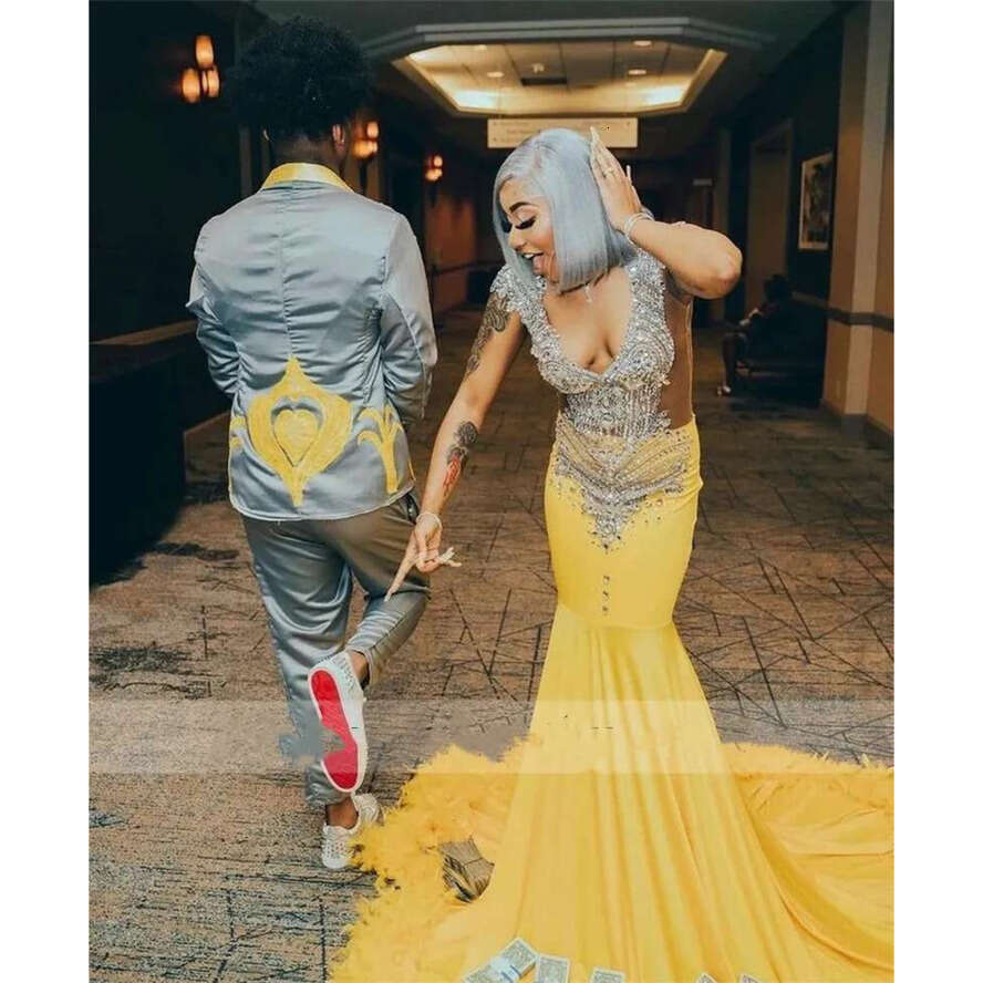 Light Yellow Mermaid Prom Dresses 2024: Feather & Rhinest Size Aso Ebi