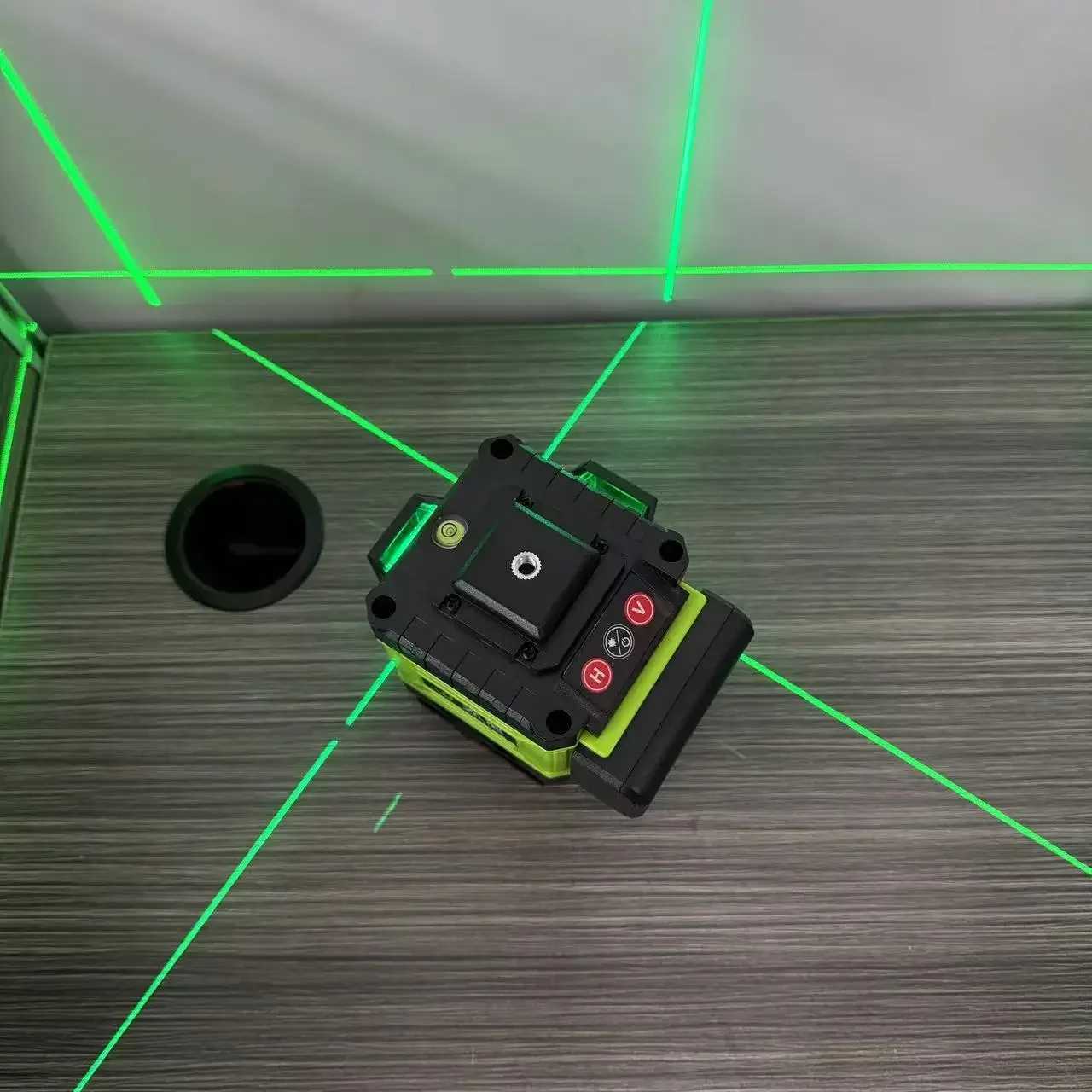 4D 12 line green laser level for vertical and horizontal field measurement laser instrument for tilt and horizontal measurement X250225