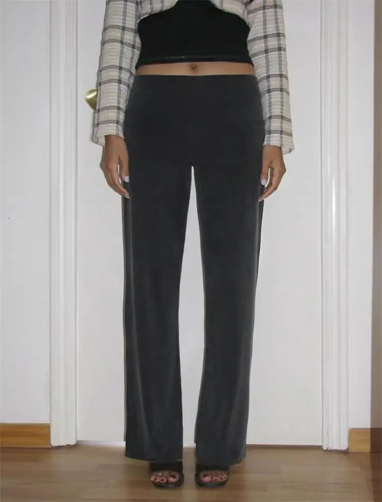 WOOL Spain Versatile Smooth and Comfortable Multi Color Strap Elastic Hanging Neck V-neck Tank Top for Women 250224