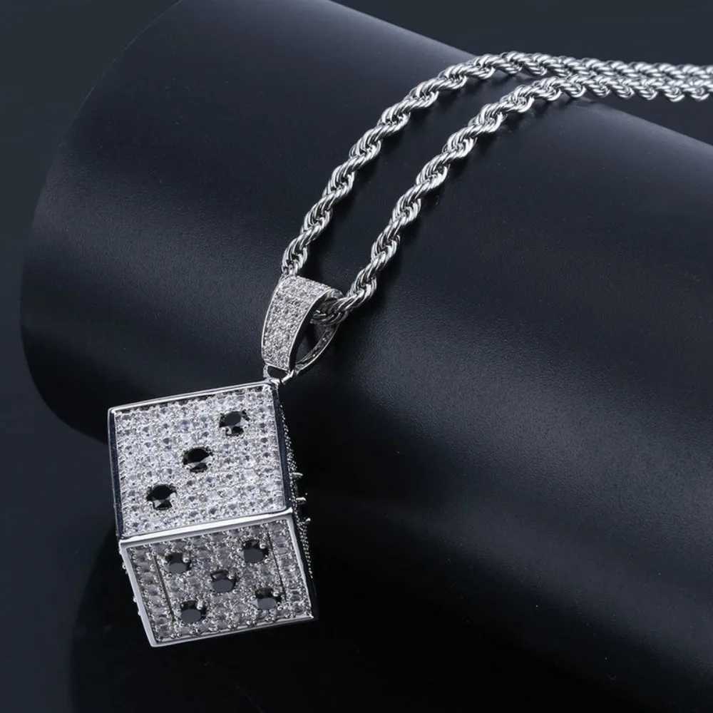 New Simple Personality Creative Trend D Luxury Two-color Fashion Exquisite Men and Wen Pendant Necklace Street PartyJewelry X250224