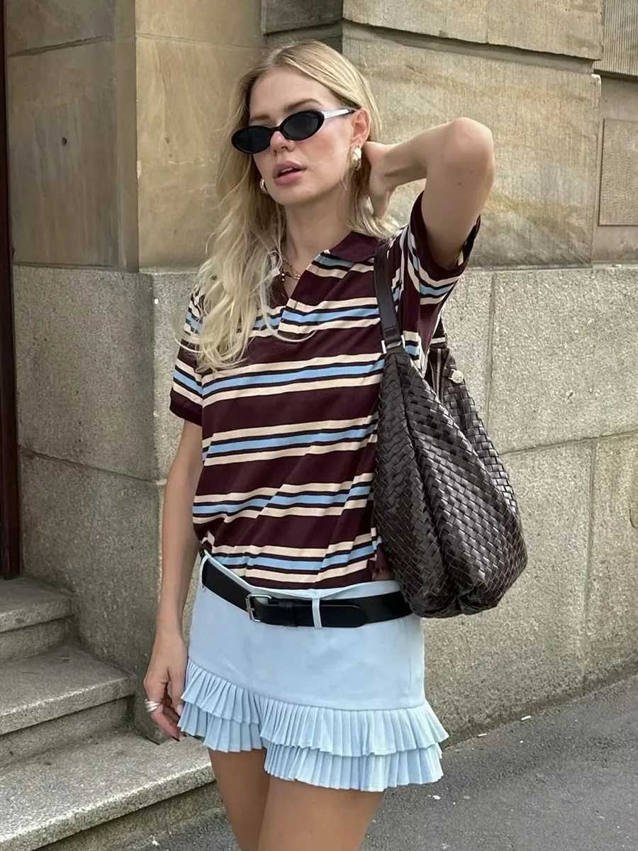Stripe contrast short sleeved Slve T-shirt for women with button down collar spring new T-shirt retro chic top Ts 2025 X250224