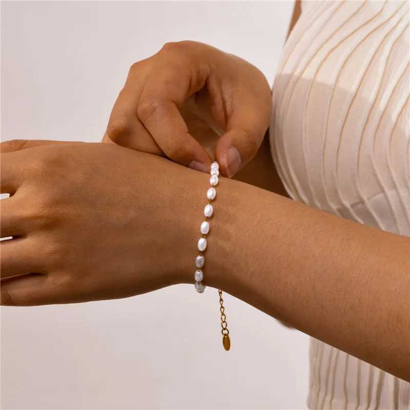 Mole New Gold Color Stainl Steel Bracelets for WomenFashion Pearl Charm Wedding Bracelets Jewelry GiftsXJ250225