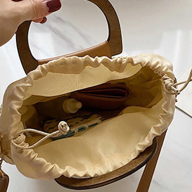 Summer Straw Handbags For Women Handmade Hollow Seaside Beach Bag New Braided Handle Tote Bag Shopping Totes Shoulder Bag Bolsa