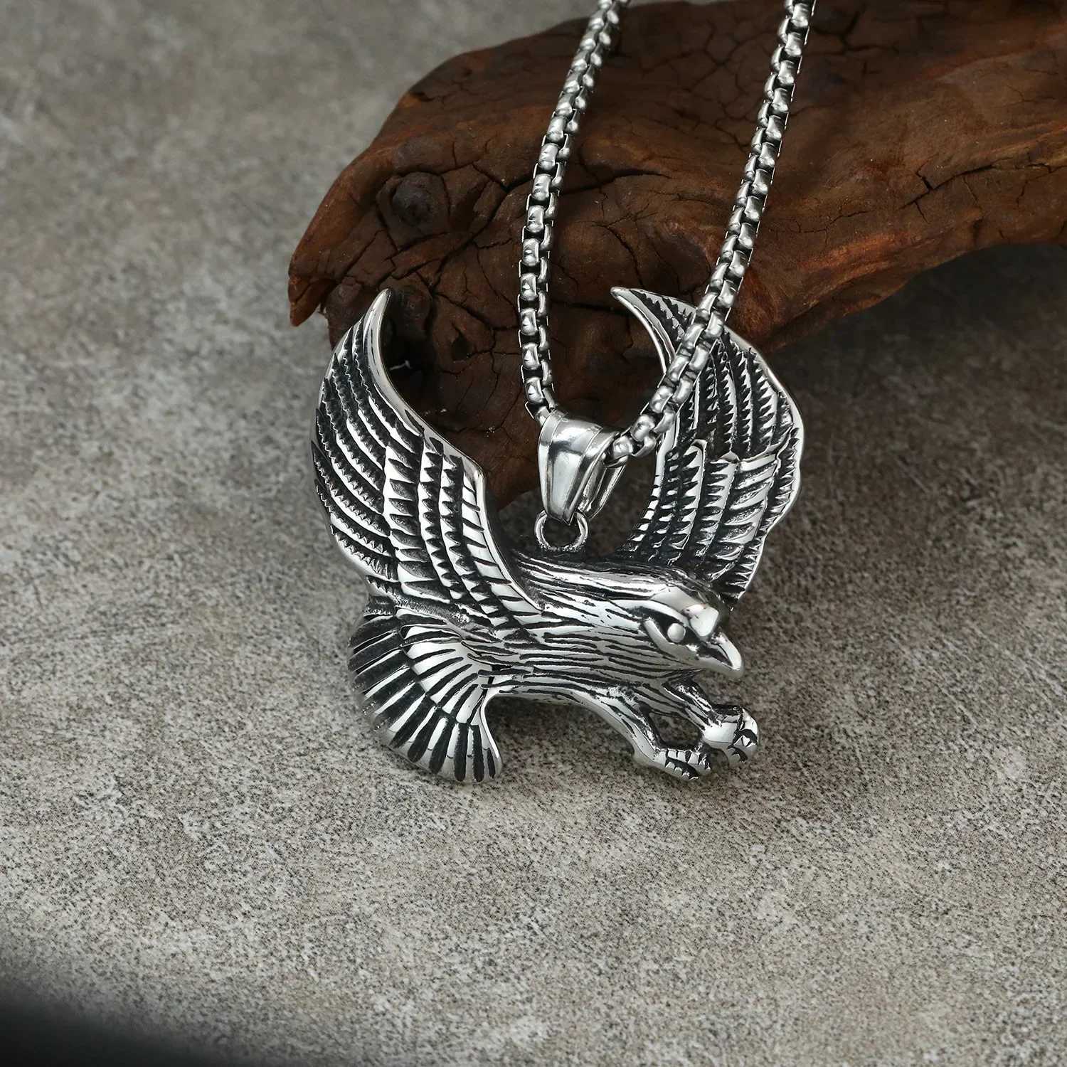 Punk hip-hop flying pendant necklace mens personality trend casual party fashion jewelry X250224