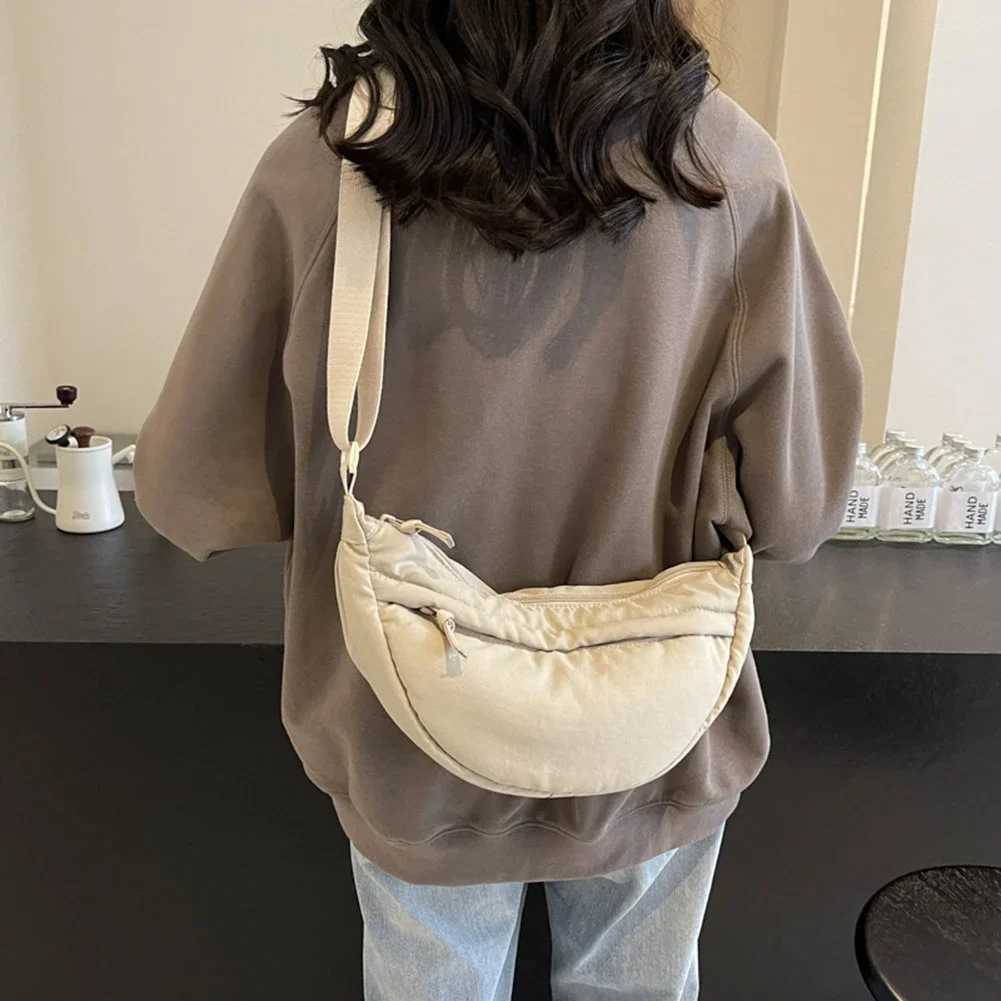 Japanese Trend Womens Dumpling Bag Solid Color Casual Crossbody Bag Commuter Simple Crescent Bags Large Capacity Ladies Satchel Z250225