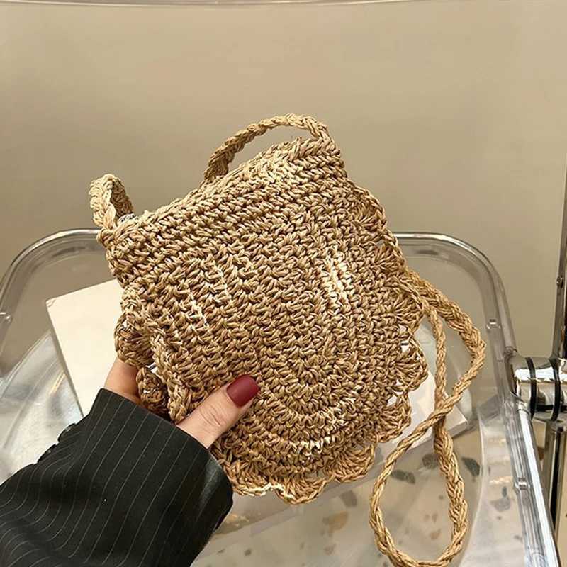 Women's Handmade Straw Woven Crossbody Shoulder Bag Summer Travel Beach Small Handbag Fashion Simple Design Ladies Purse