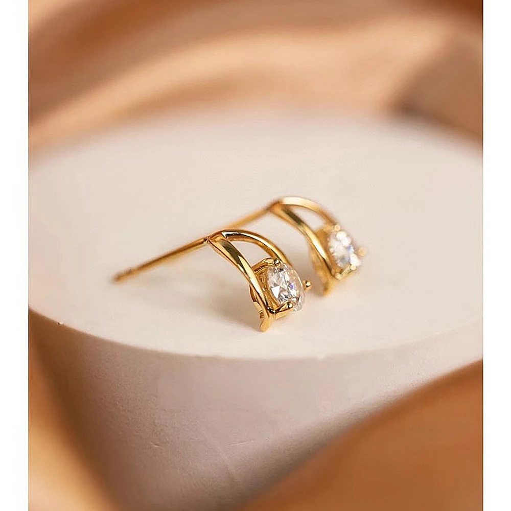 0.5/1 Carat D Color Diamond Stud Earrings 925 Sterling Silver Plated Yellow Gold Ear Studs for Women Fine Jewelry 250221