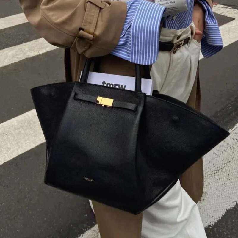 Large Capacity Tote Bag Women - Fashionable Joker New York Style Handbag For Everyday Use