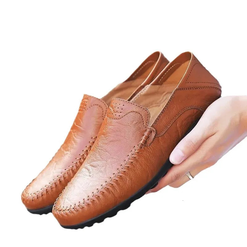 autumn men leather shoes Fashion Leather High Quality footwear British style male casual flat Comfortable light sneakers 250224