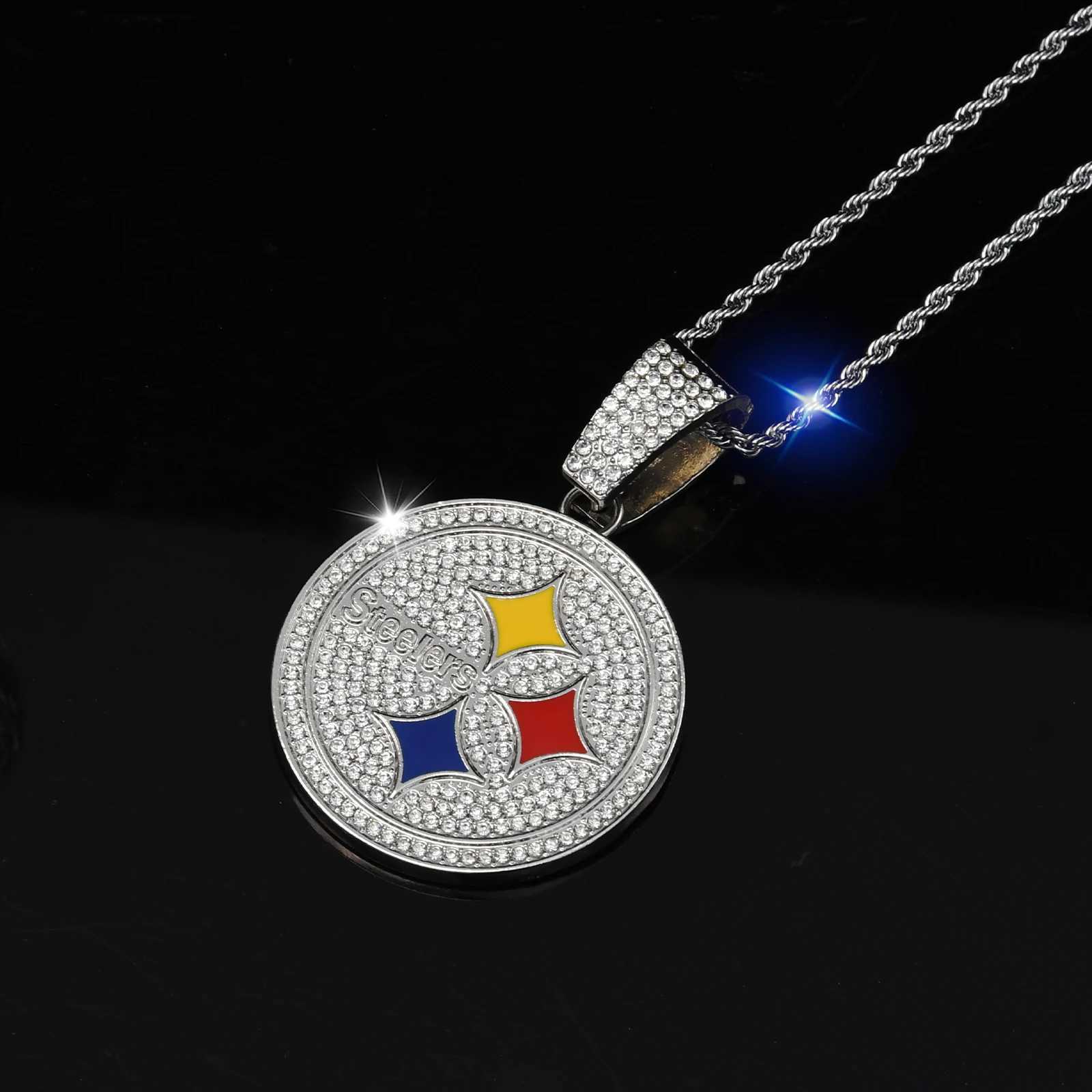 New Trendy Fashion Jewelry Rhinestone Sport Pitt Team Pendant with Twist Chain Stainless Steel Hot Selling Necklace X250224