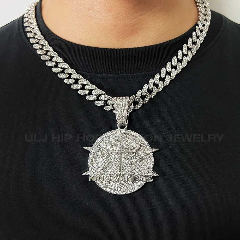 J Hip Hop Street Style Rhinestone Round Shaped Double K Design Pendant Necklace Unisex Daily Wear Cuban Jewelry X250224