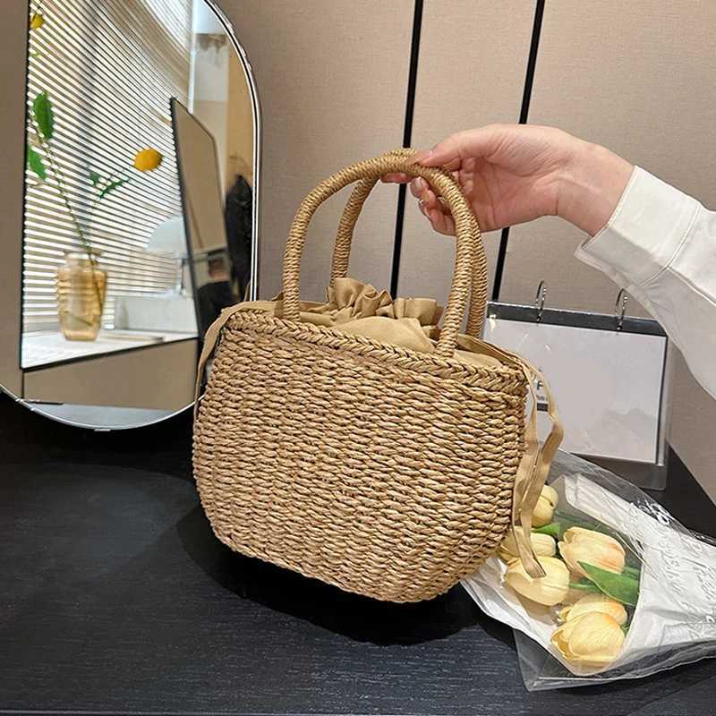 Women's Simple Design Handmade Bohemian Straw Handbag Summer Fashion Bucket Bag Tote Purse for Beach