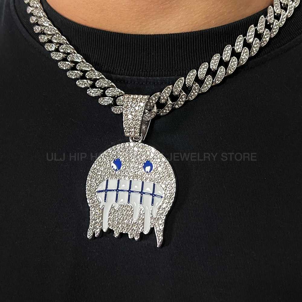 J Hip Hop Necklace New Micro Smile Pendant 12mm Outer Cuban Chain Jewelry Suitable for Men X250224