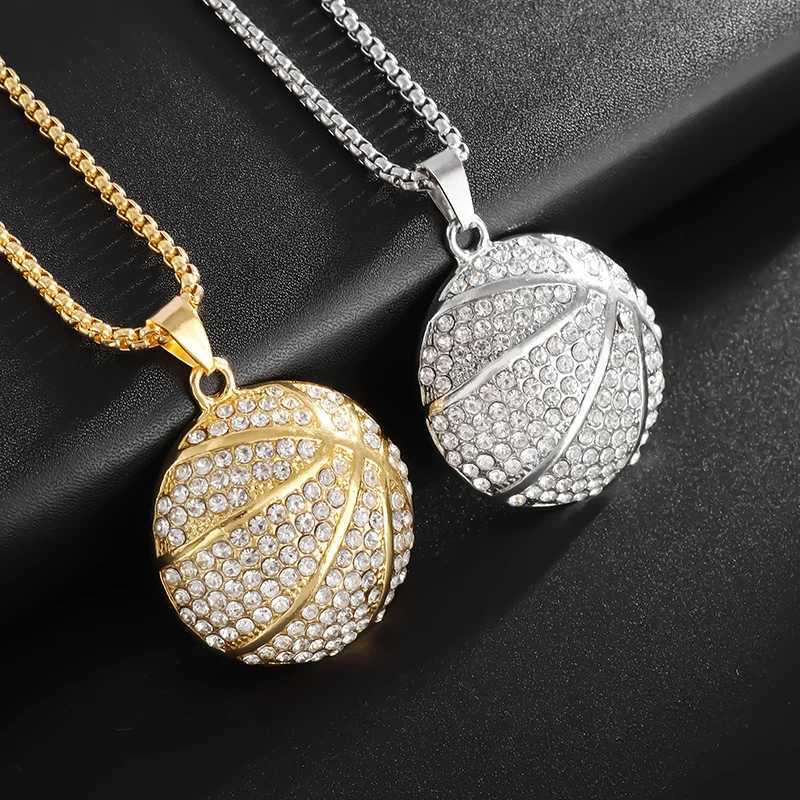 Iec Out Zirconia Basketball Pendant Necklace for Men Personali Punk Cool Rock Rap Party Hip Hop Jewelry Accessories X250224