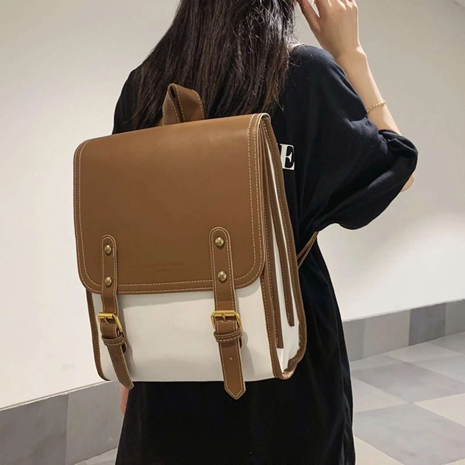 2025 New Laptop Backpack Designer for Men's and Women's Fashion Trends Junior High School Students Water Bladder Backpack Trendy Backpack2