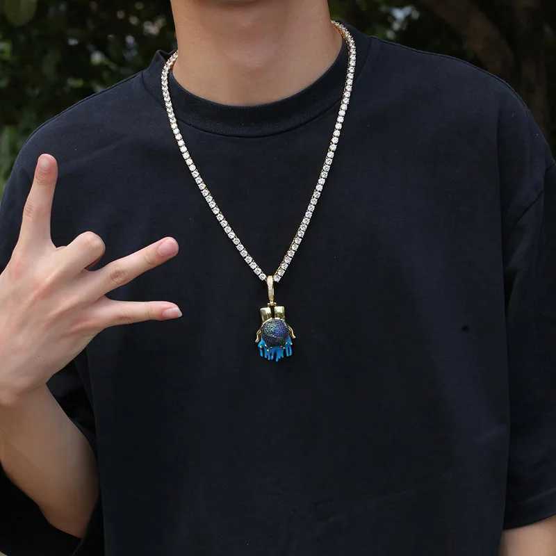 Hip Hop Bling d Out Holding The Earth Protect The Earth Pendant Necklaces For Men Wen Rapper Jewelry Drop Sing X250224