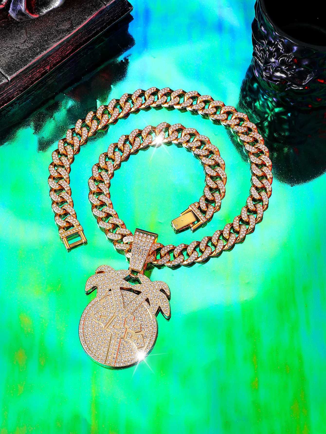 Summer Fashionable Zinc Alloy Round Shaped cocoanut tree Pendant NecklaceSuitable For Mens Daily Use Festive Jewelry X250224