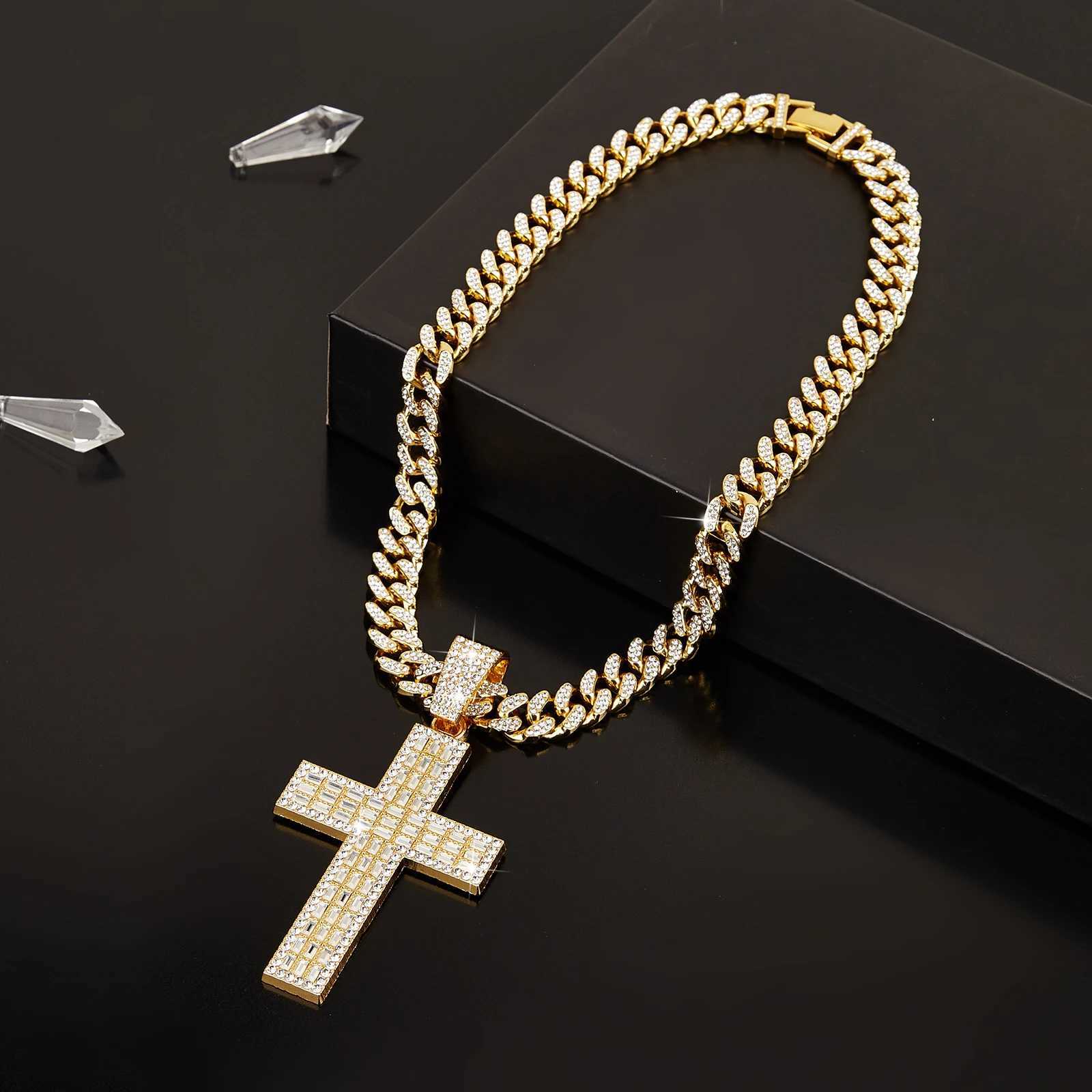 Classic hip-hop style rhinestone cross pendant necklace unisex street style necklace used for daily decoration X250224