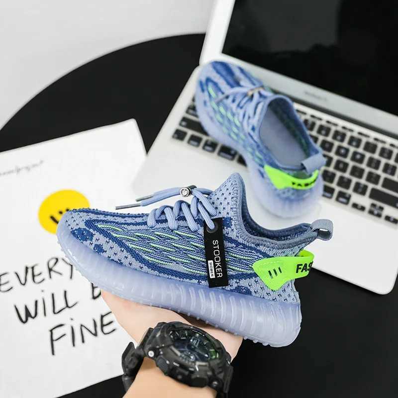 New Young Children Sneakers Boys Girls Coconut Casual Shoes Kids Breathable Flying Knit Trainers Lightweight Sole Running Shoes W250225
