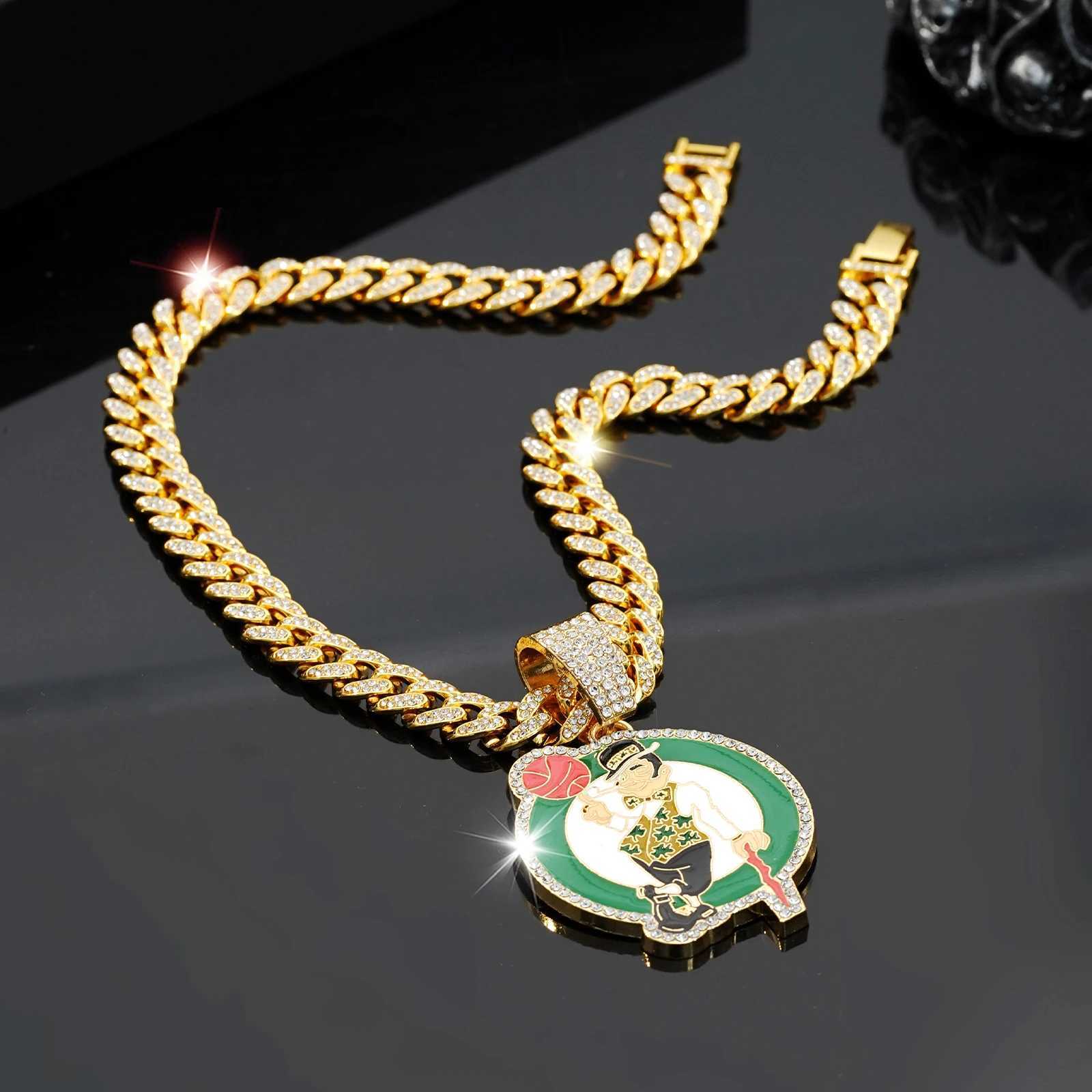 Diamond round pendant cartoon character pinball design 50cm Cuban chain hip-hop jewelry suitable for mens sportswear X250224