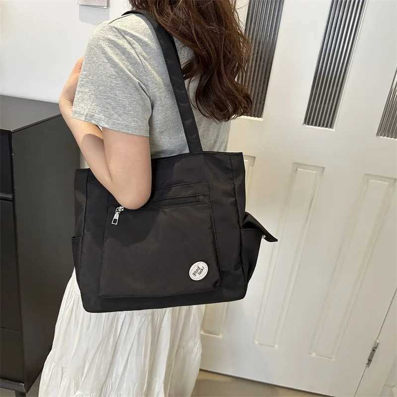 Large Capacity Canvas Bag Female Simple Korean Version of Leisure Commute To Work Students Class Shoulder Crossbody Bag Z250225