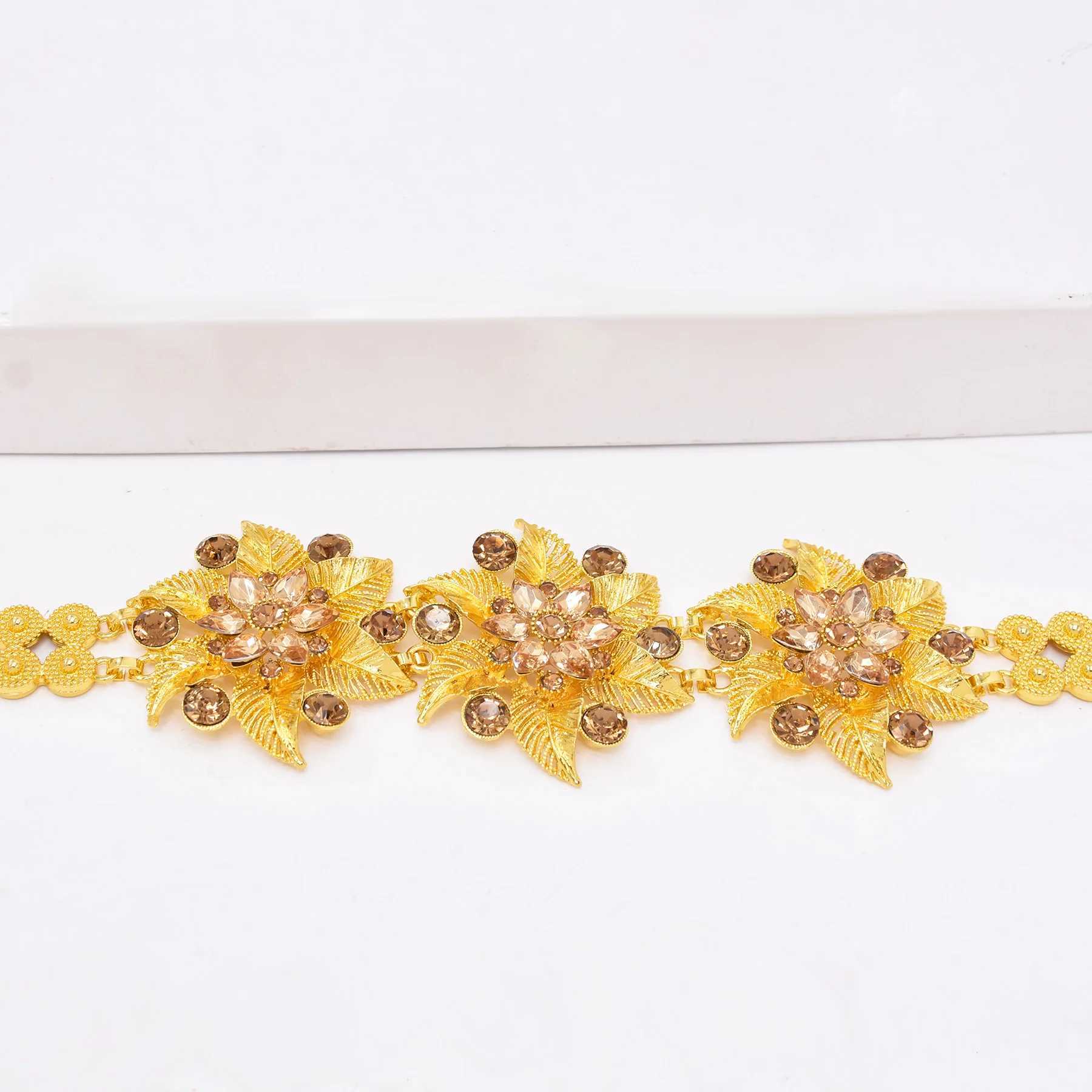 Diamond inlaid flower Chatelaine vintage womens gold strap ethnic Sty Adjusteab mooring chain alloy waist chain jewelryXJ250224