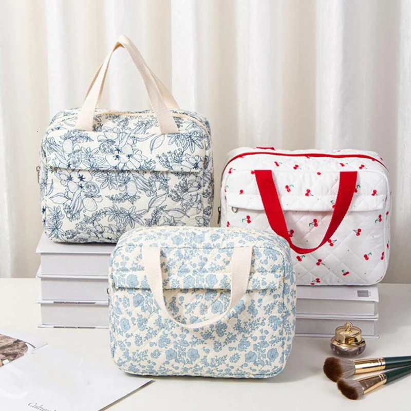 Cotton Quilted Makeup Brush Storage Floral Cosmetic Bag Zipper Travel Toiletry Bag Large Capacity Makeup Organizer Toiletry Bag 250221